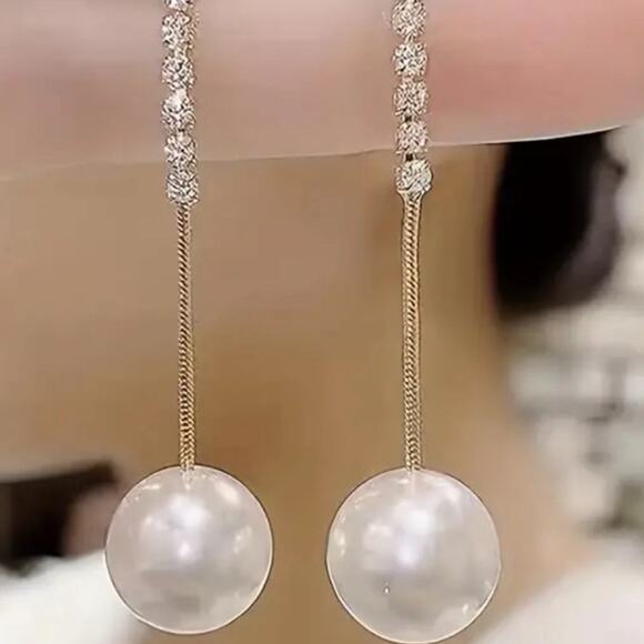 Gold Chain Pearl Earrings - Picture 1 of 3